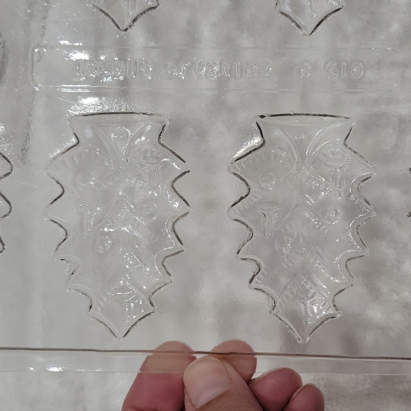 6 Plastic Christmas Tree Chocolate Molds!! - Picture 6 of 10
